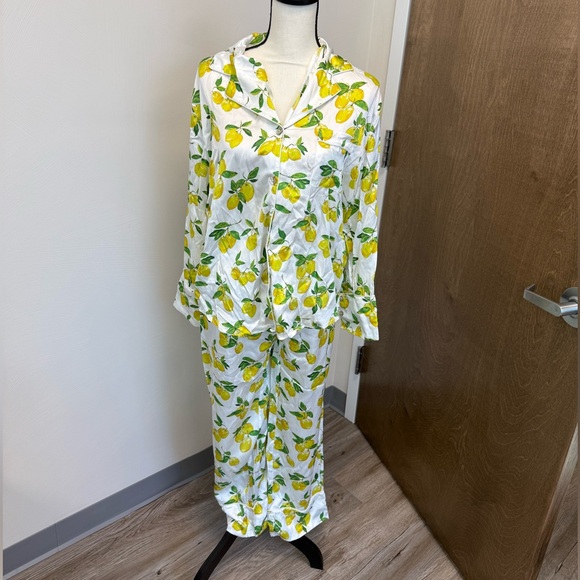 Petite Plume Lemon Print Pajamas - Picture 1 of 3